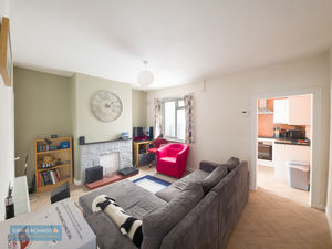 Sitting Room- click for photo gallery